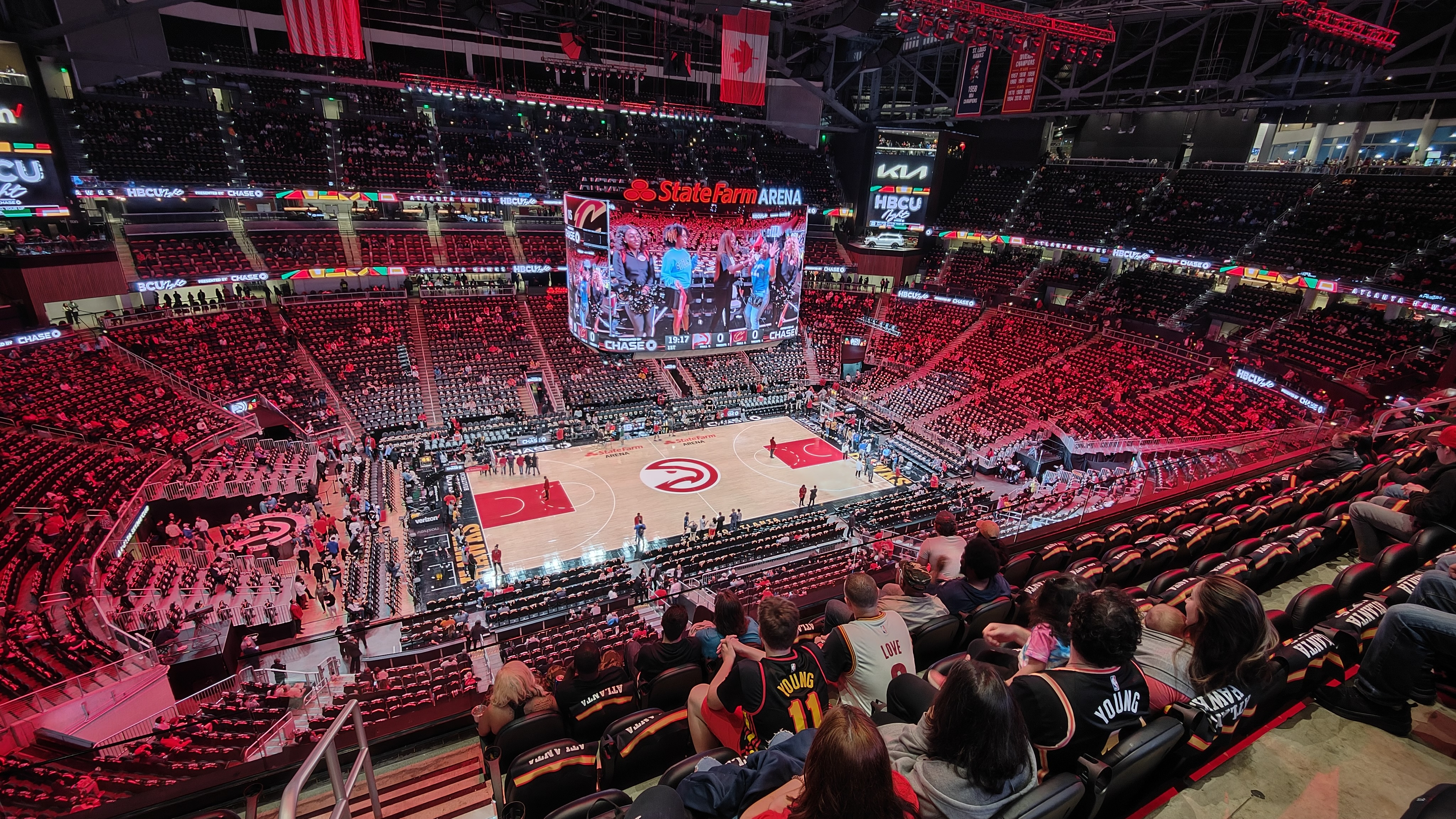 Partido de baloncesto en el State Farm Arena de Atlanta