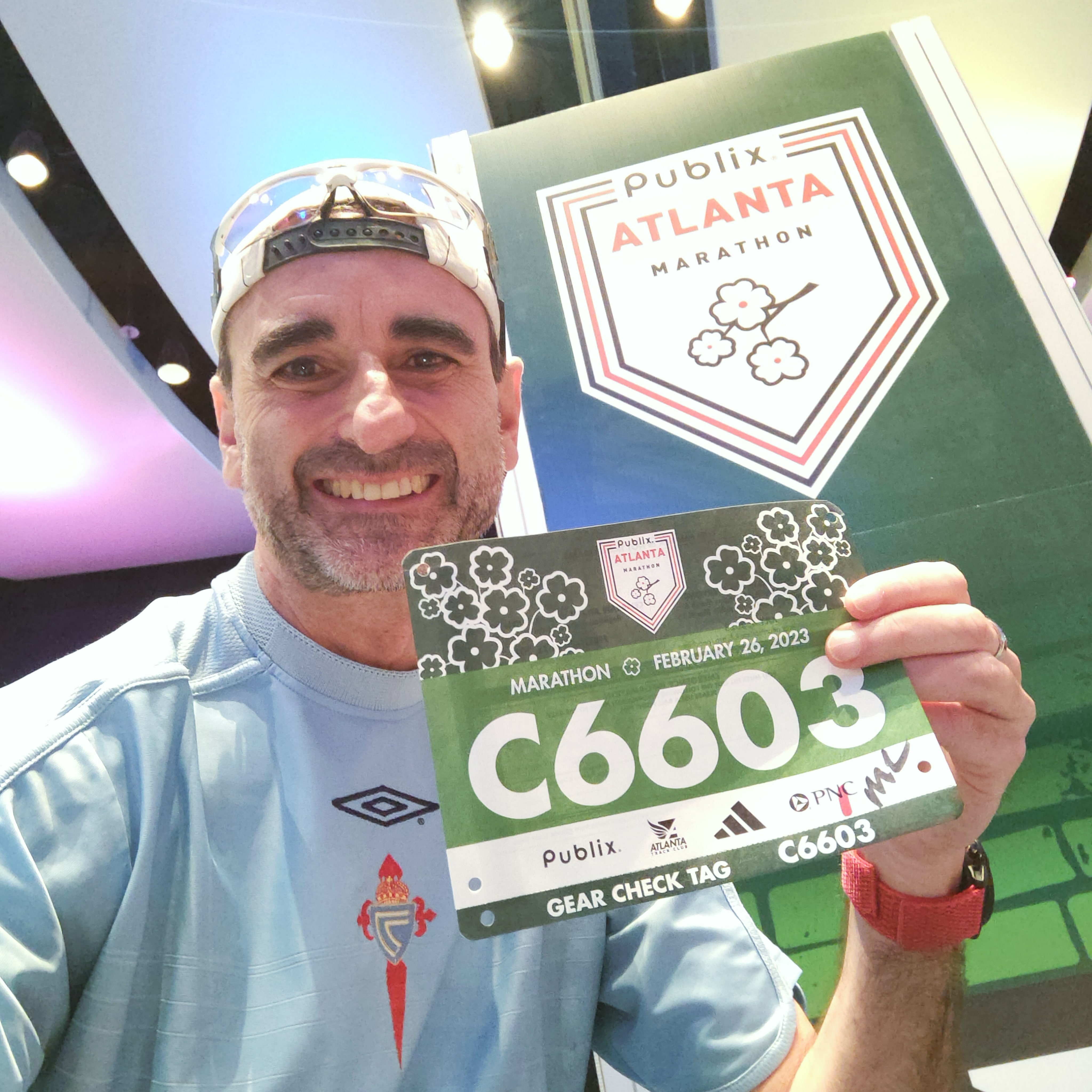 Kavarkes con el dorsal C6603 del Publix Atlanta Marathon