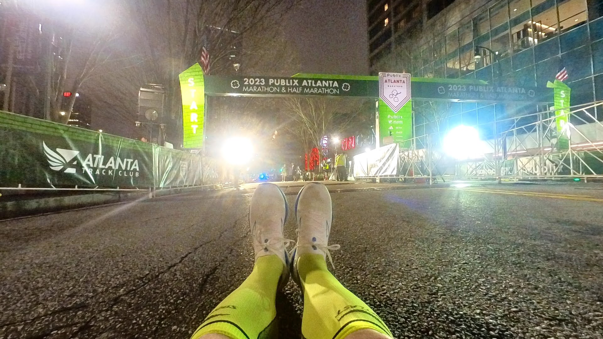 Salida del Publix Atlanta Marathon al amanecer