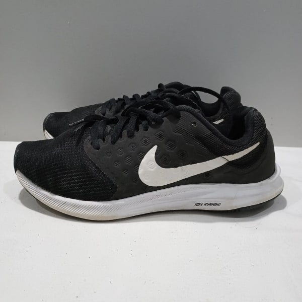Nike Downshifter 7 Lightweight Performance Running Sneakers - 