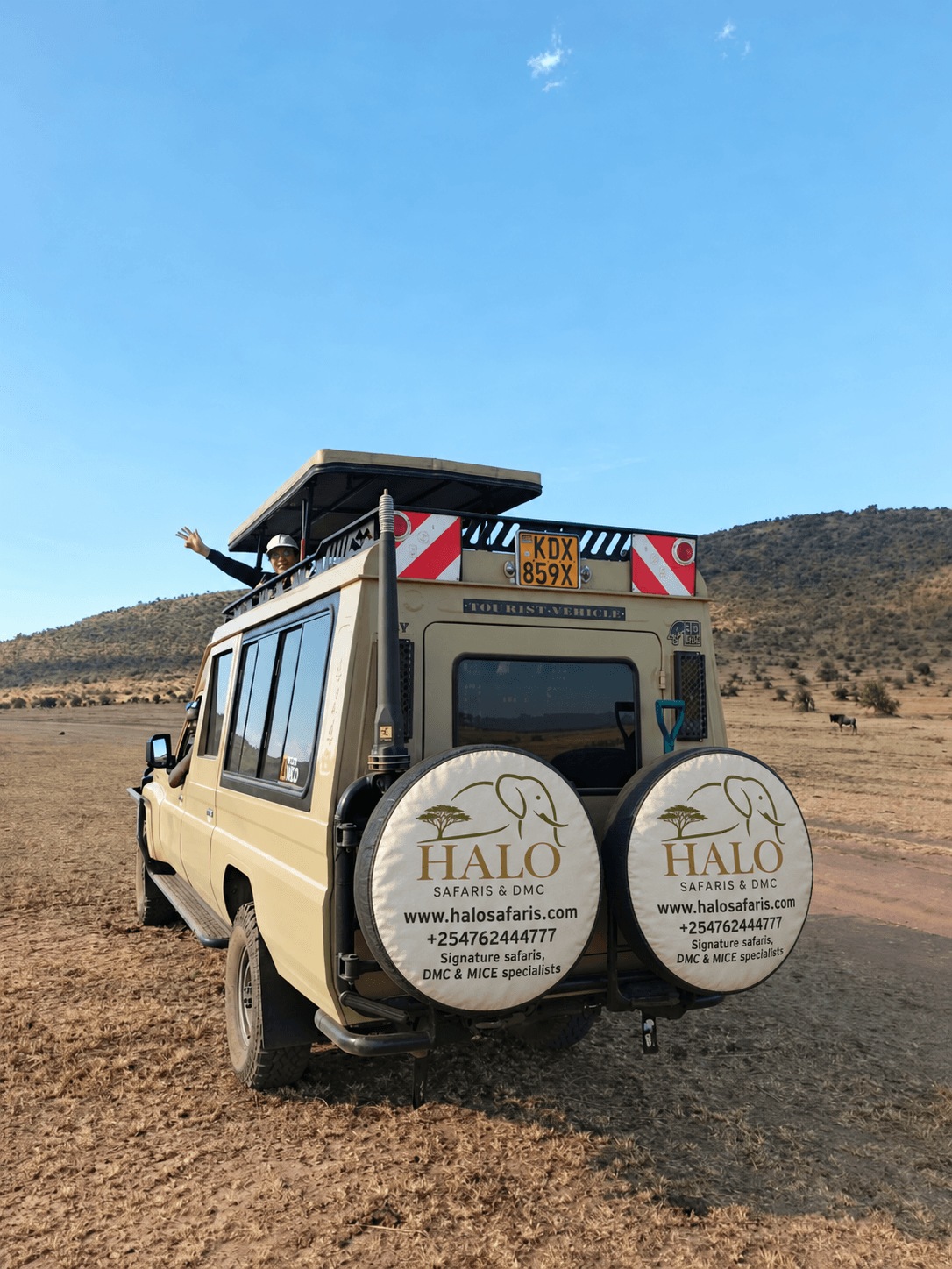 A Halo Safari safari Land Cruiser
