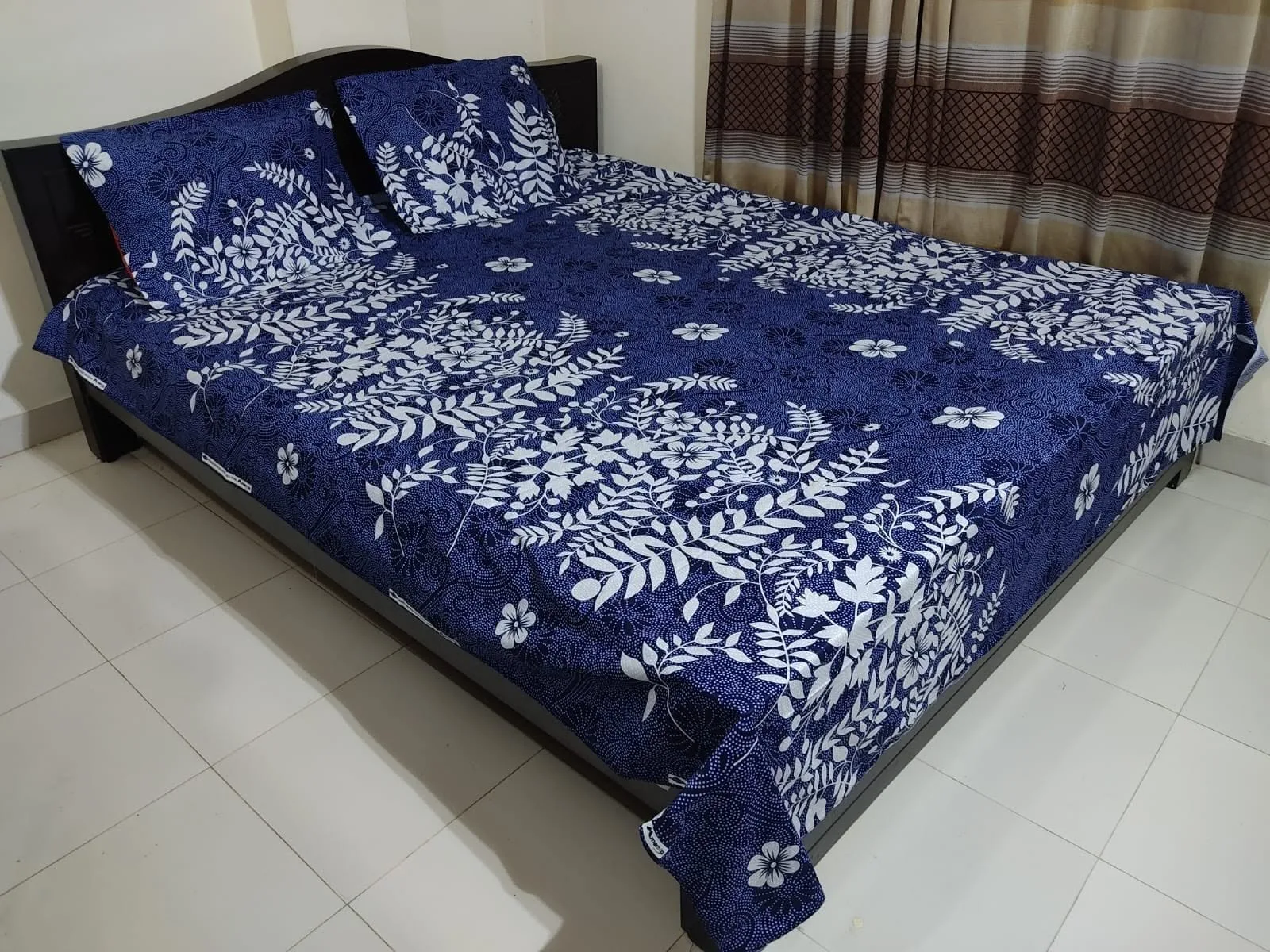 Luxury King size Bed Sheet with Matching Pillow covers