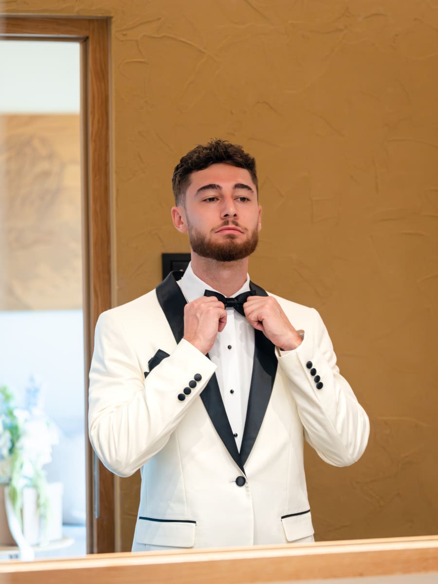 Taylor & Tyler — first look, frame 25