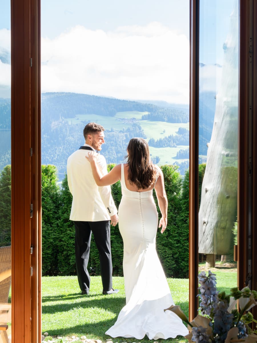 Taylor & Tyler — first look, frame 49