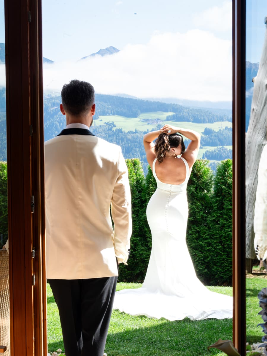 Taylor & Tyler — first look, frame 111