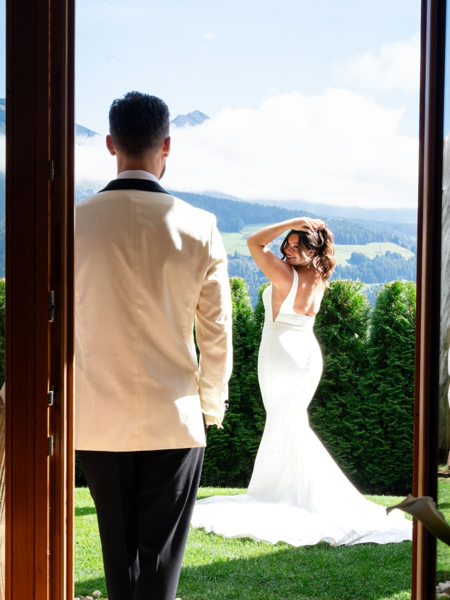 Taylor & Tyler — first look, frame 119