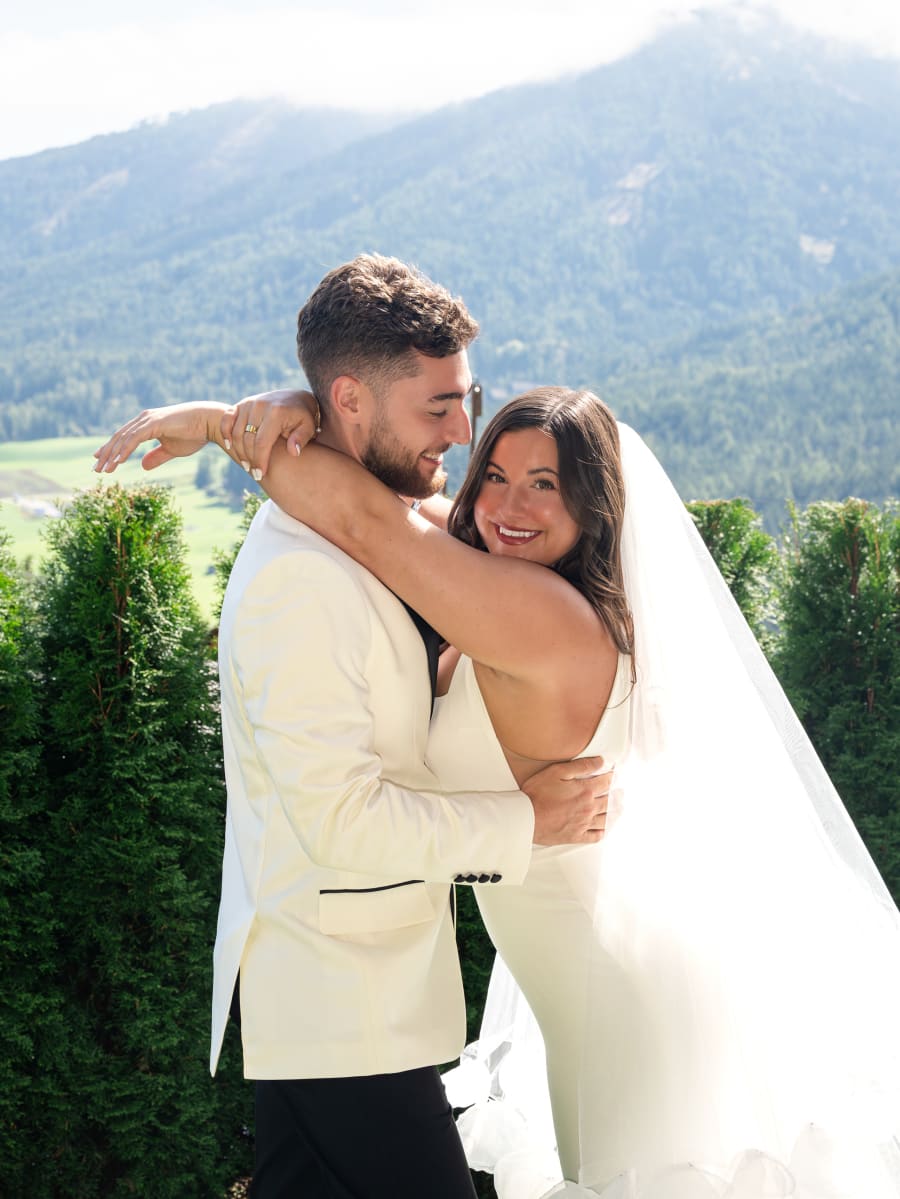 Taylor & Tyler — first look, frame 156