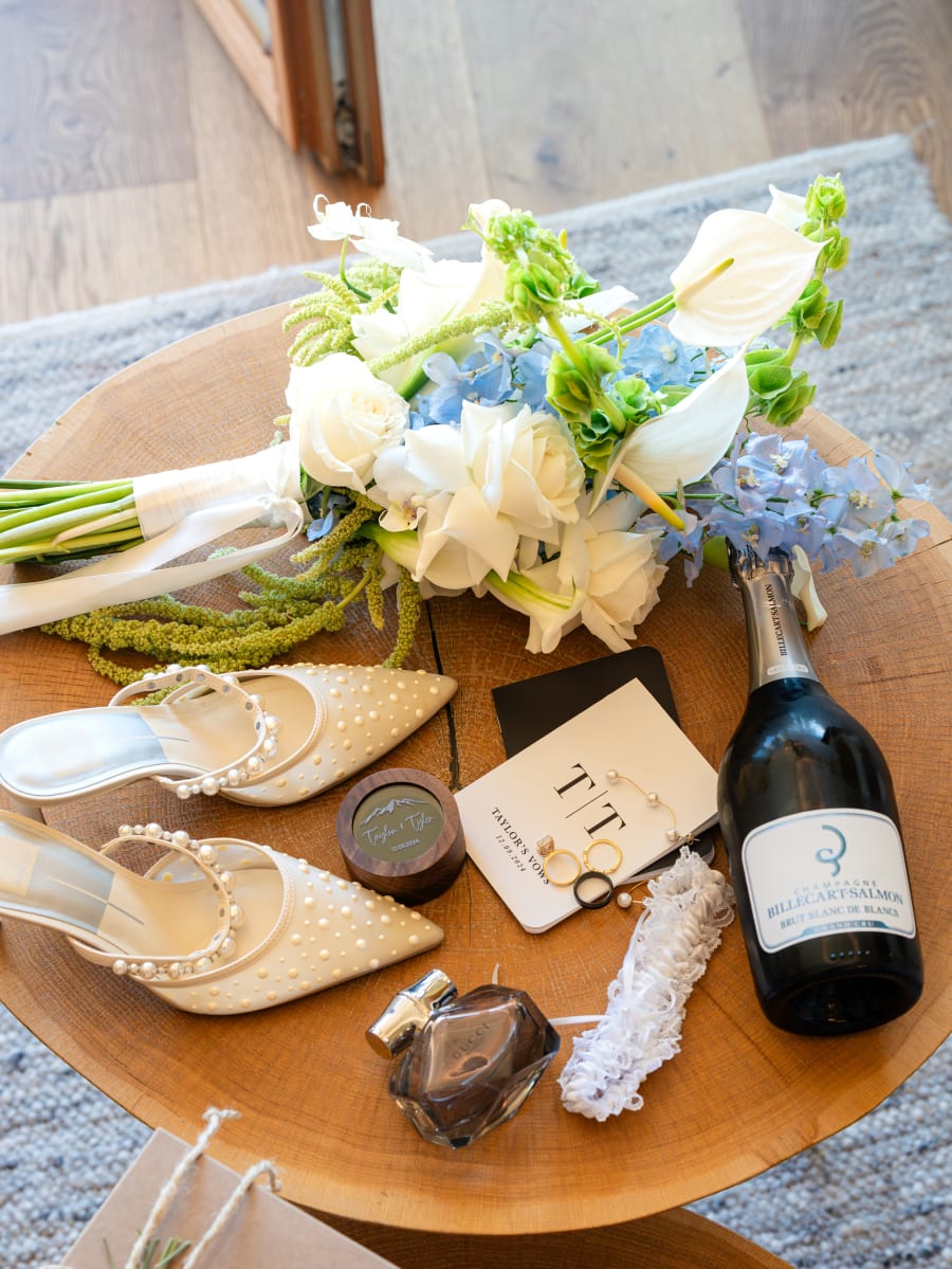 Taylor & Tyler — first look, frame 187