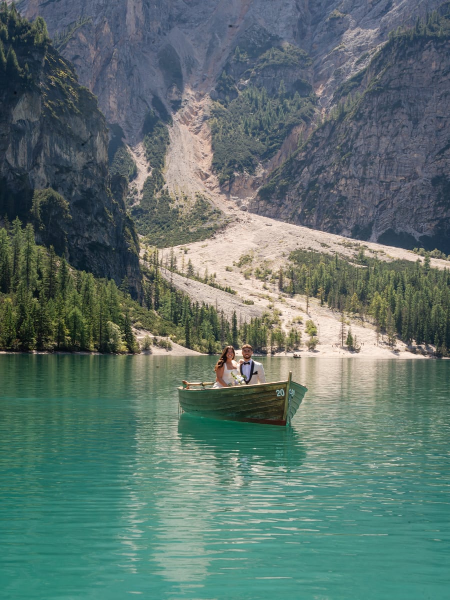 Taylor & Tyler — Lago di Braies, frame 44