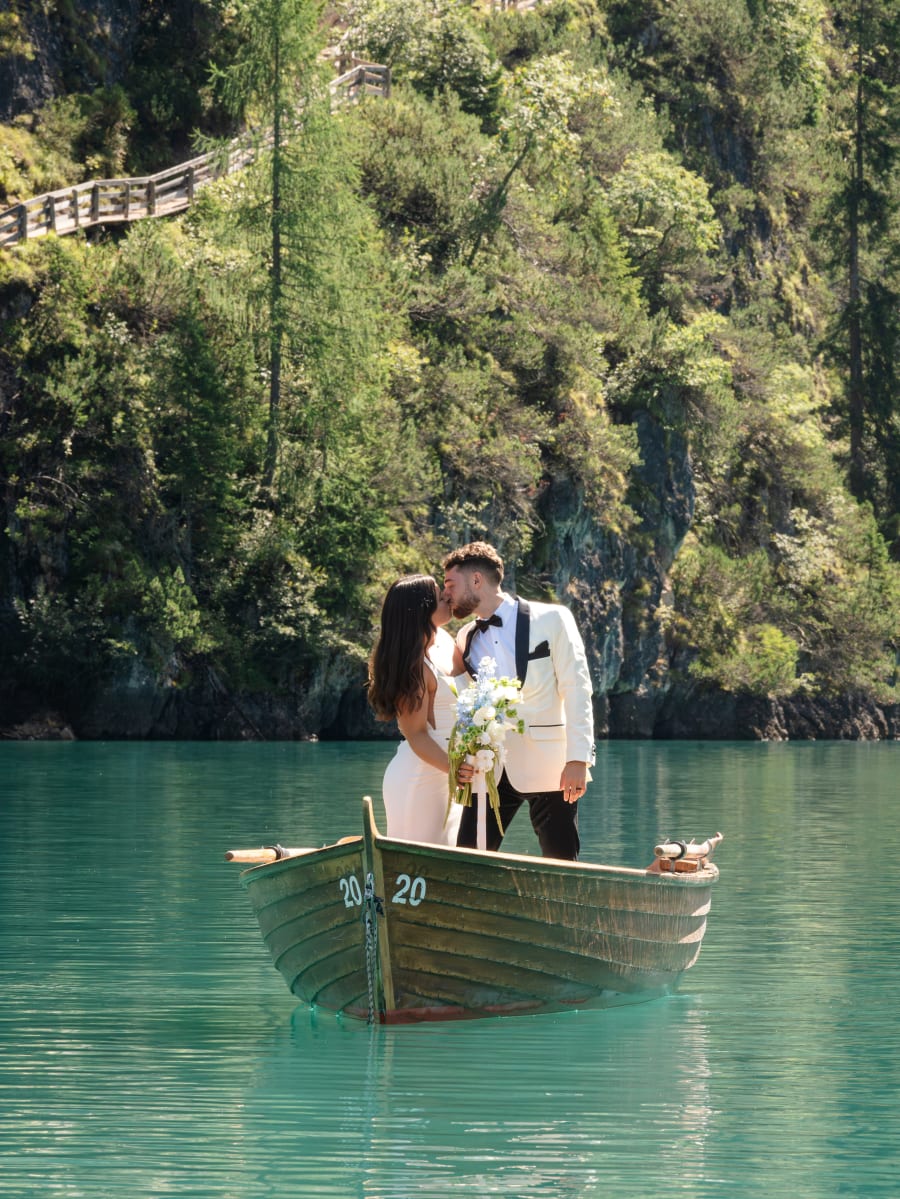 Taylor & Tyler — Lago di Braies, frame 72