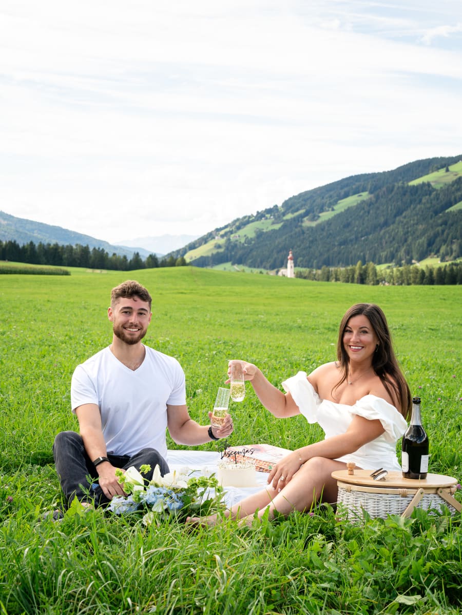 Taylor & Tyler — picnic, frame 79