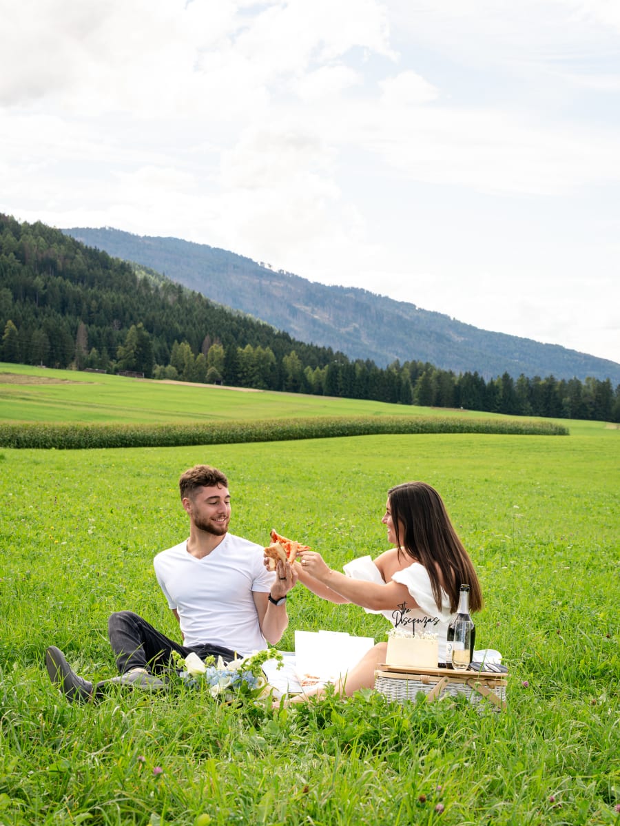 Taylor & Tyler — picnic, frame 103
