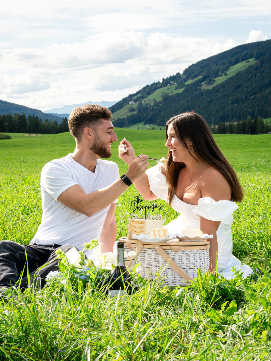 Taylor & Tyler — picnic, frame 199