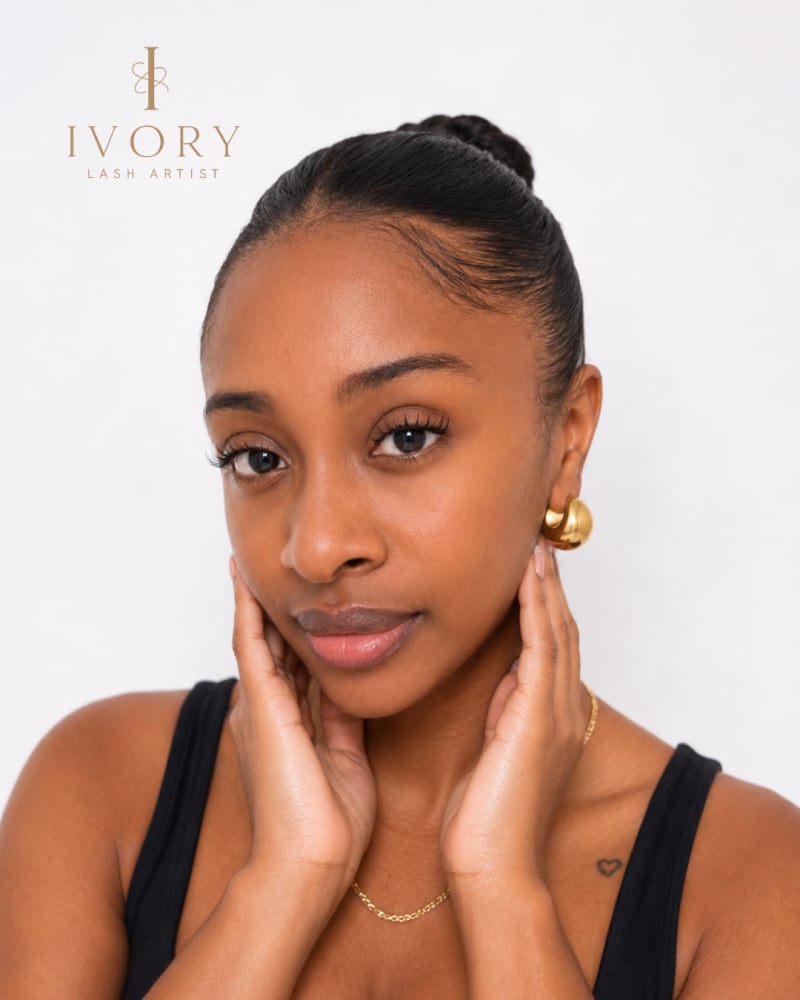 Trabajo de extensiones de pestañas en Ivory Studio