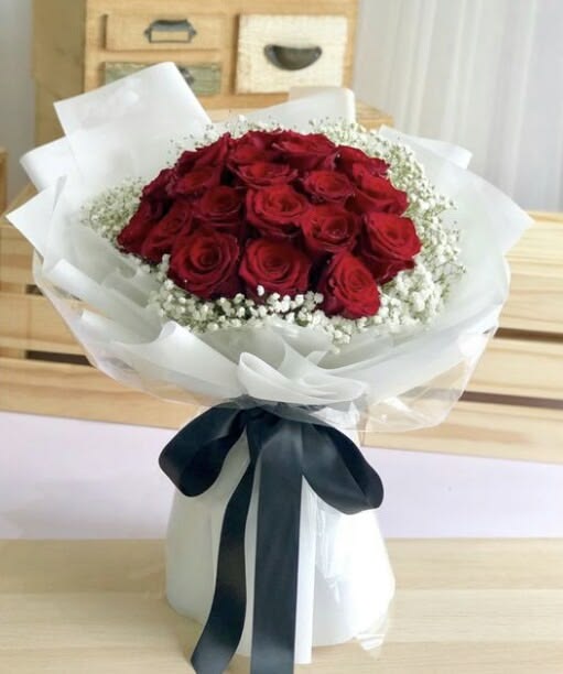 Classic Hand-Tied Bouquet
