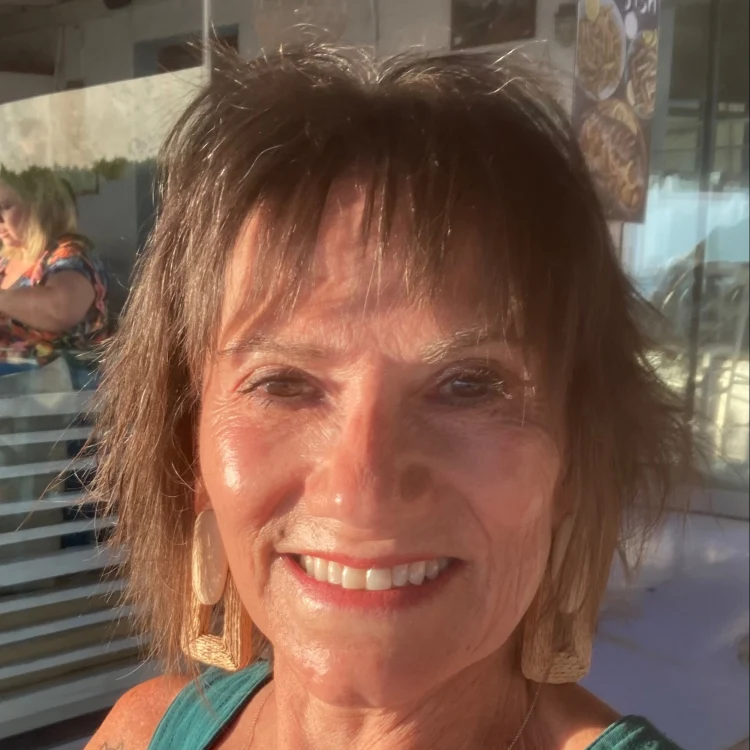 Cindy Sarris