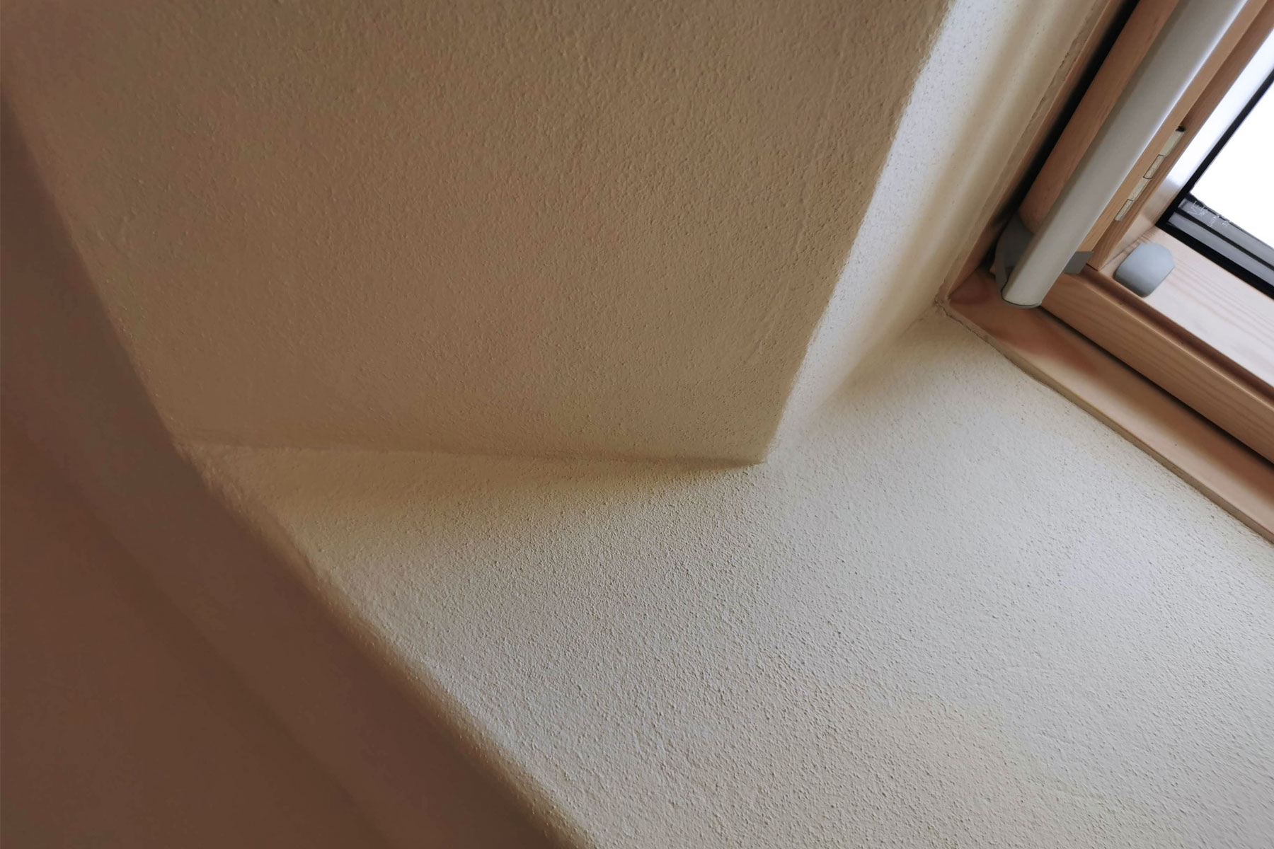 Dachflächenfenster Laibung Lehmputz