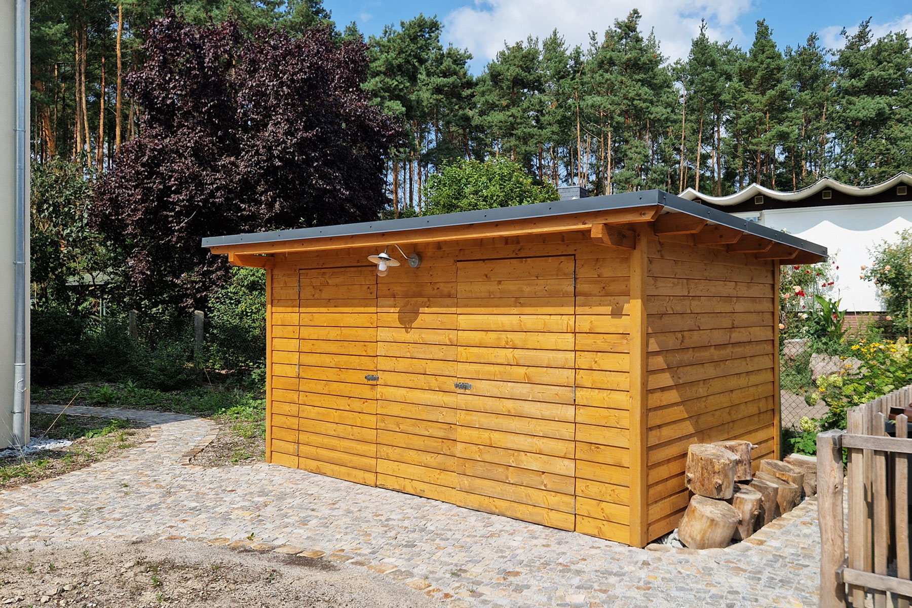 Holzschuppen