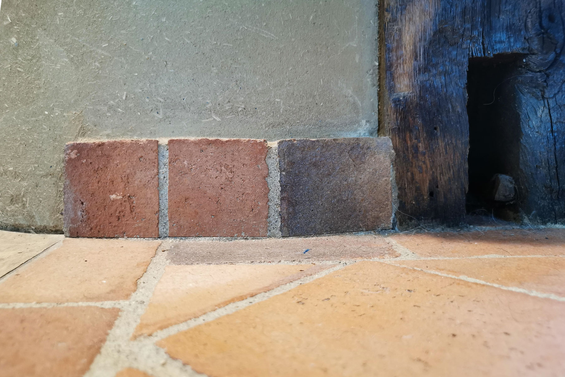 Steinzeugfliese Lehmputz