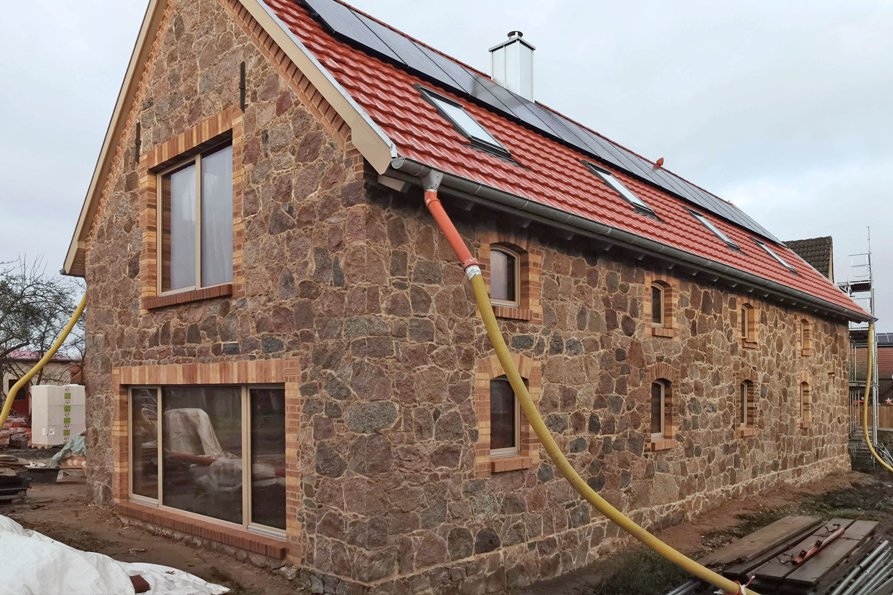 Stallgebäude Feldsteinhaus Wohnhaus