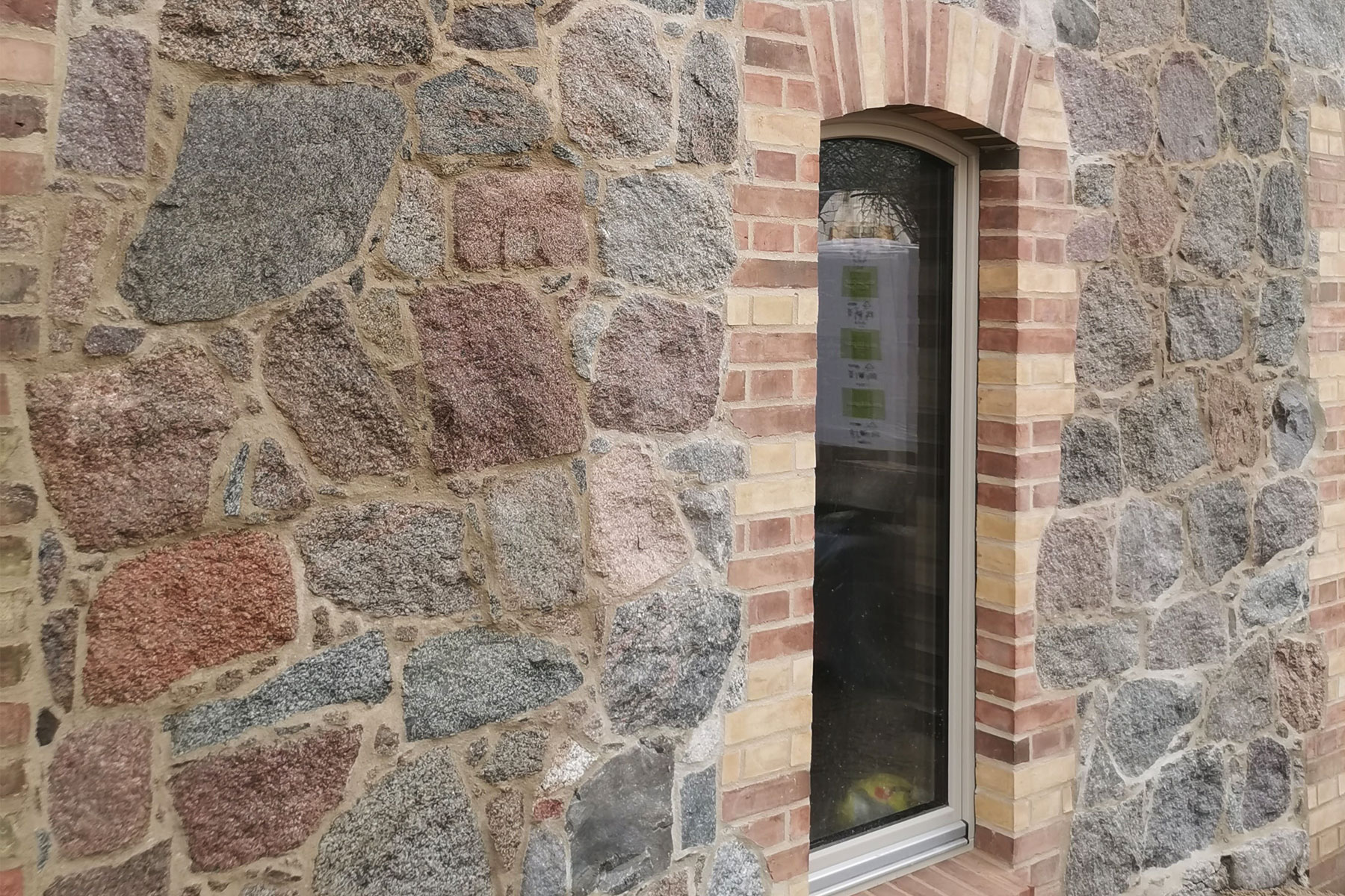 Feldsteinhaus Fenster