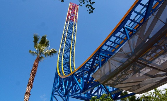 Roller Coaster Paling Menakutkan The Superman Escape from Krypton di Amerika Serikat