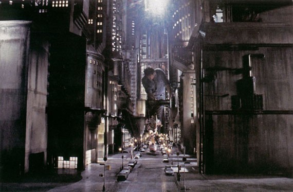 Model miniatur gedung di film Batman 1989