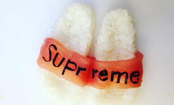 Sushi bentuk sandal Supreme