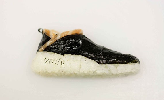 Sushi bentuk Sneakers Adidas