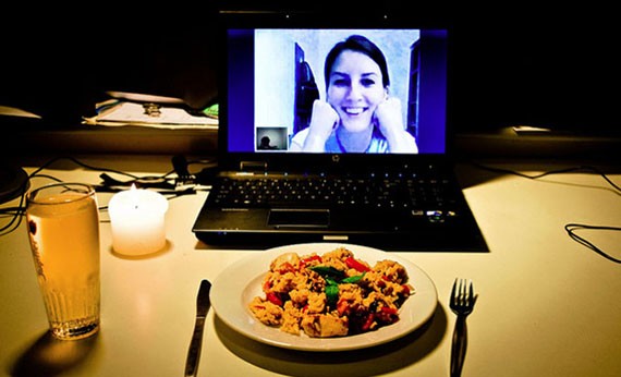 Makan malam dengan video call