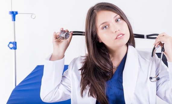 Dokter perempuan