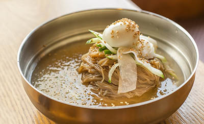 Milmyeon Mie Soba dengan Kaldu Dingin khas Korea
