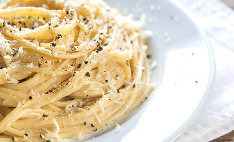 Makanan Italia bernama Cacio e pepe