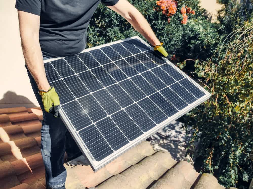 ¿CÓMO FUNCIONA UN PANEL SOLAR?