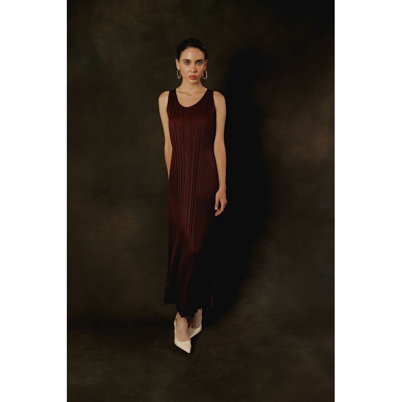 Basic Pleated Dress - Black | NICOLETTA | Wolf & Badger