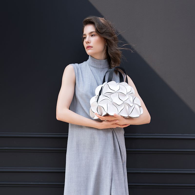 Blossom Shoulder Bag Boston White | ELEMOOD_Japan | Wolf & Badger