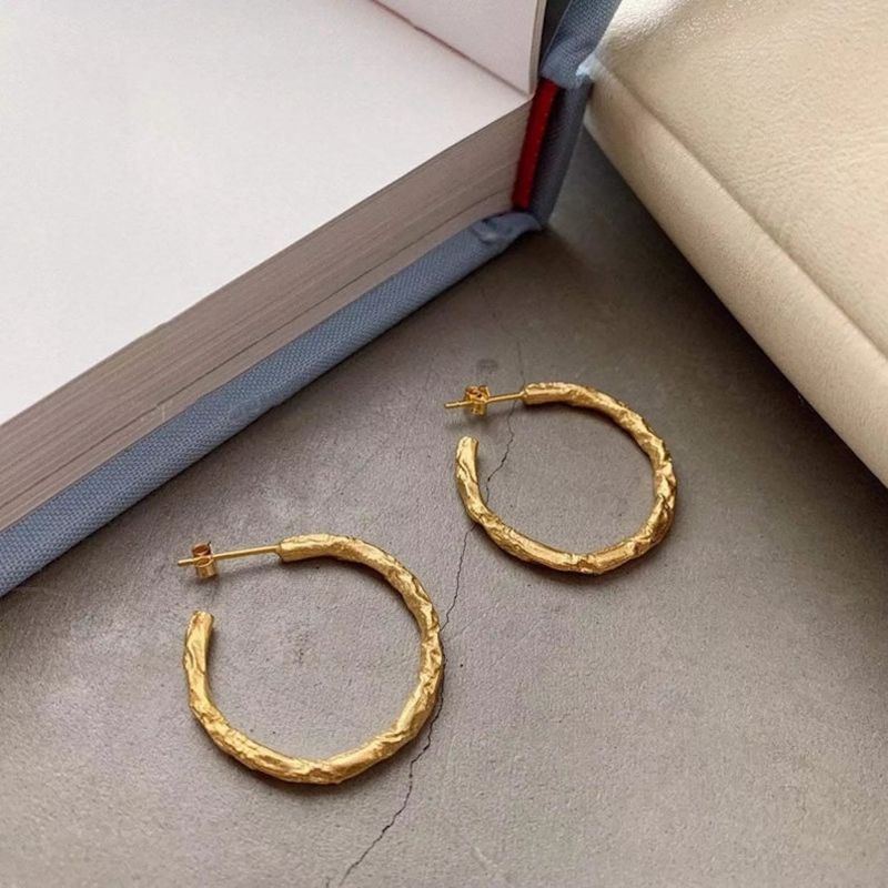 Medium Gold Thin Hoop Earrings, Elk & Bloom - Everyday Fine Jewelry