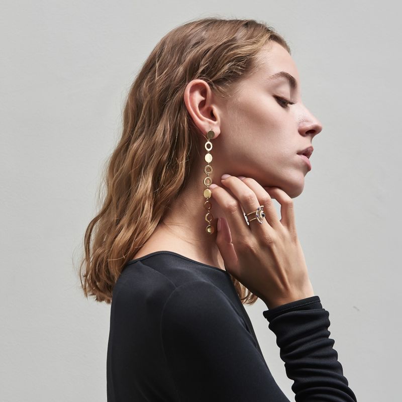 Mixtura 9.5 Unbalanced Point Earrings Yellow Gold image