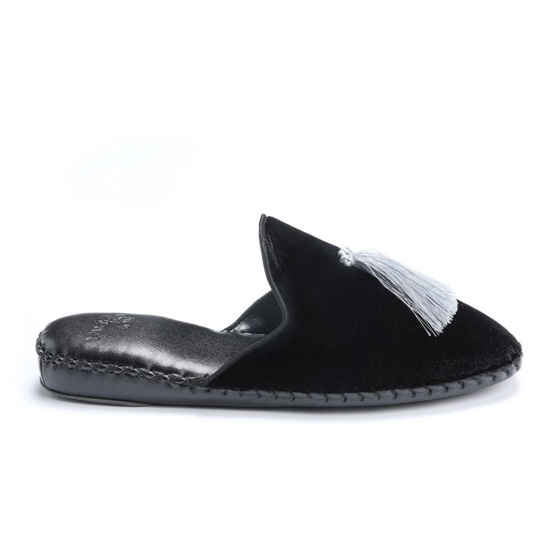 Women Classic Handmade Slippers - Black image