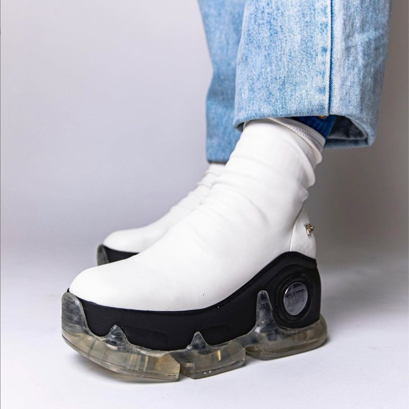 Air Rev. Xtra Vegan Platform Boots - White image