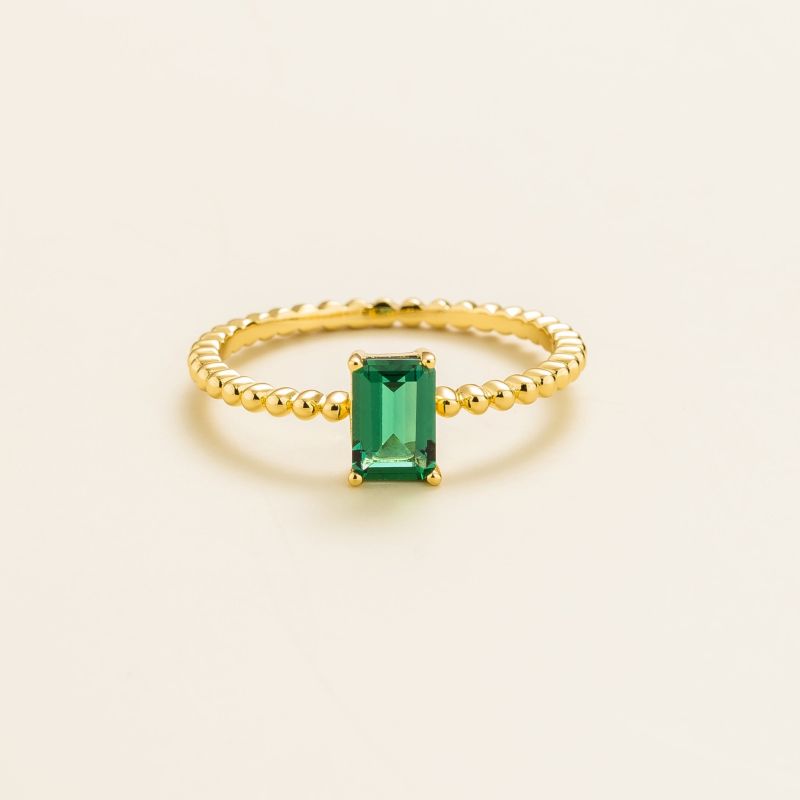 Buchon Ring In Emerald Set In Gold image
