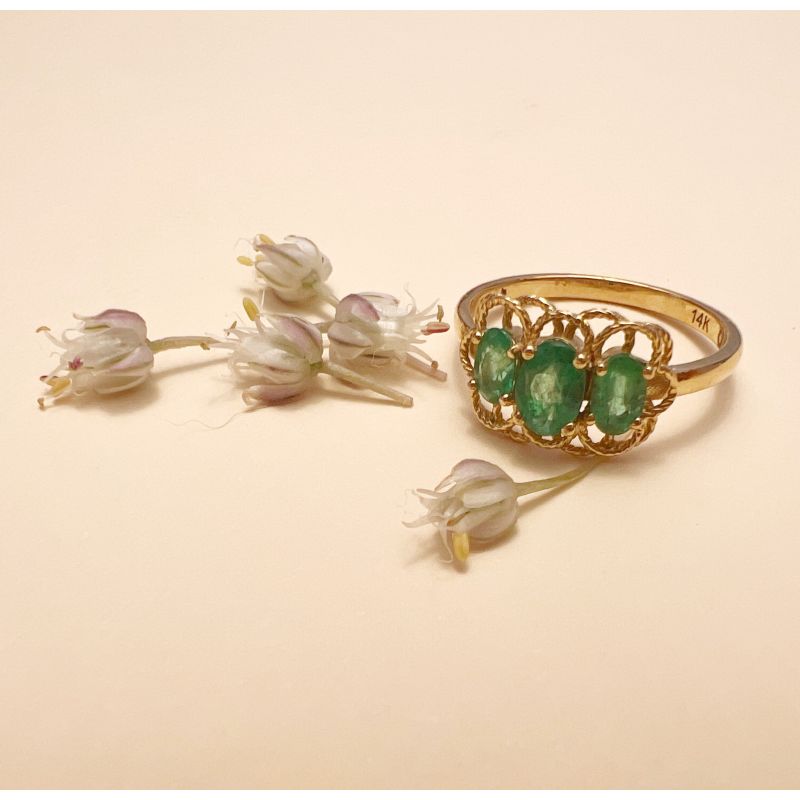 Aomame | Gold Emerald Ring image