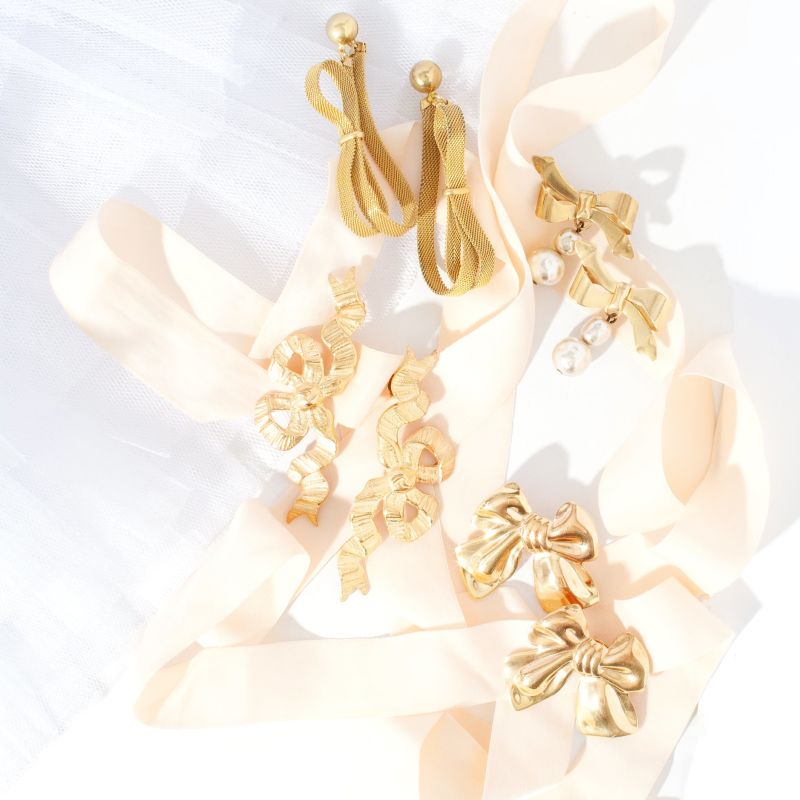 Pirouette Pearl Bow Earring image