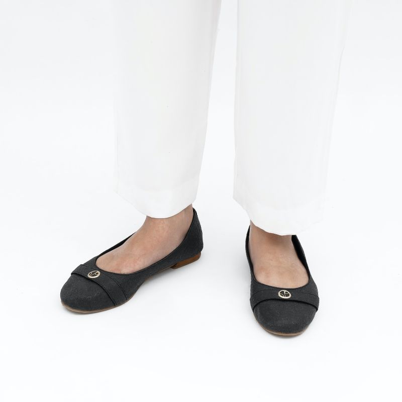 Cape Town Ballerina Flats In Charcoal Black image