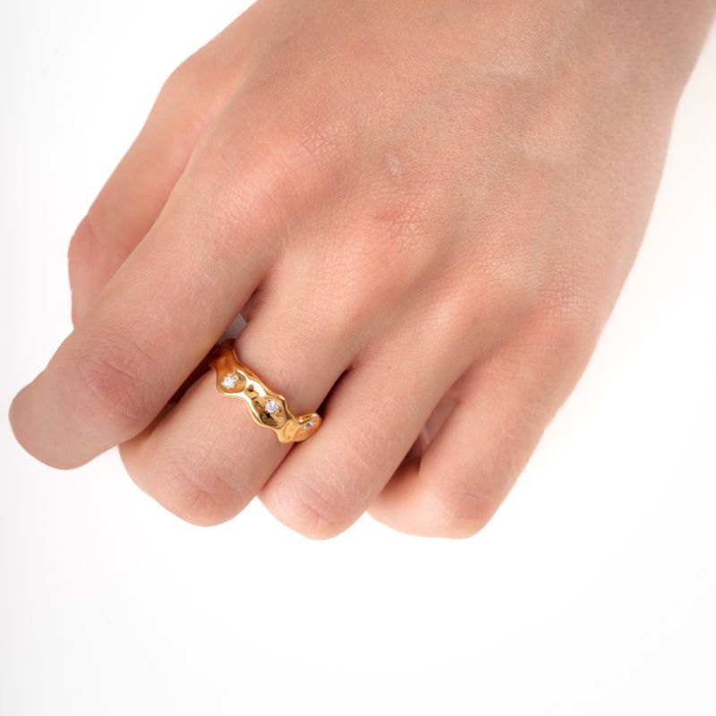 Band Ring Gold And Zircons, Siccità Collection Textured Ring image