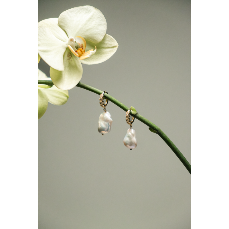 Baroque Pearl Earrings image