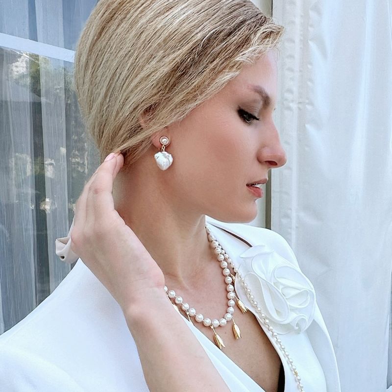 Baroque Pearls Dangle Clip On Earrings image
