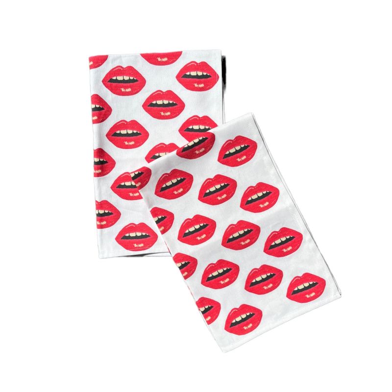 "Bisous Bisous!" Kiss Kiss Linen-Cotton Tea Towel / Set Of Two image