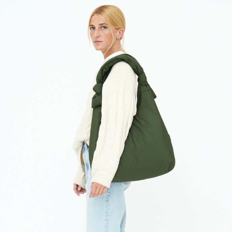 Biwa Puffy Shoulder Bag Green Bloom image