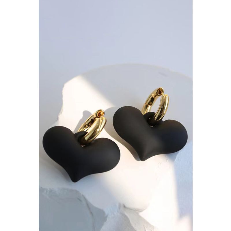 Chunky heart earrings top